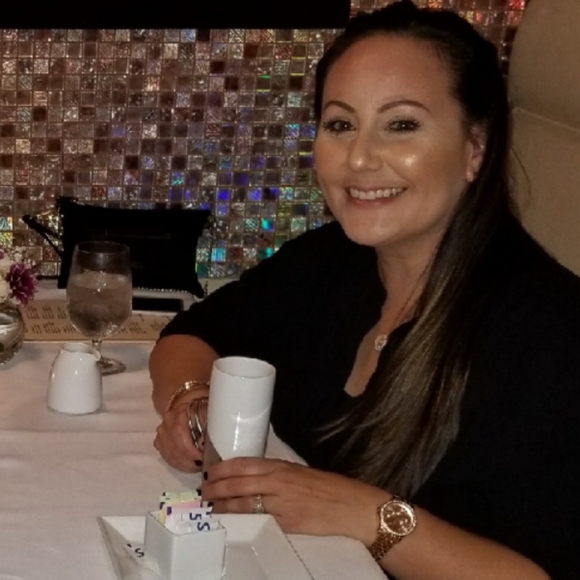 Meet your Posher, Jessica - Picture 1 of 1